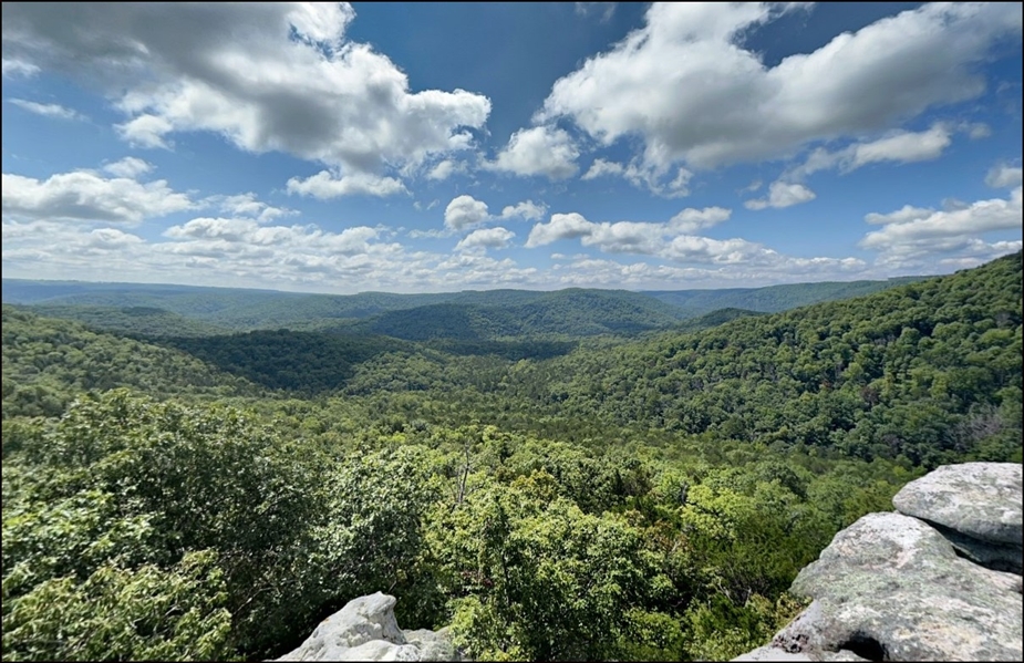 TRIPLE LOT Arkansas Fulton County 0.72 Acres In Cherokee Village! Great Homesite Investment Location on Hilltop with Tons of Community Amenities! Low Monthly Payments!