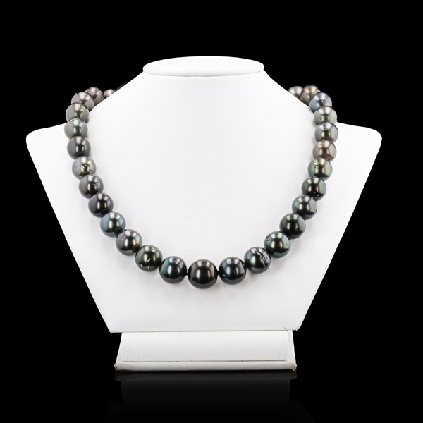 App: $9,550 12MM to 15MM Tahitian Cultured Pearl Necklace with 14K White Gold Clasp (Vault_R47) 