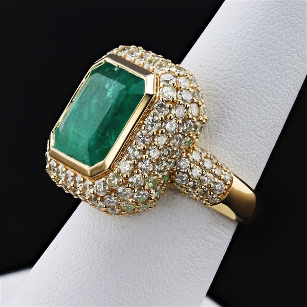 9.15ct Emerald and 4.33ctw Diamond 18K Yellow Gold Ring (Vault_R51) 