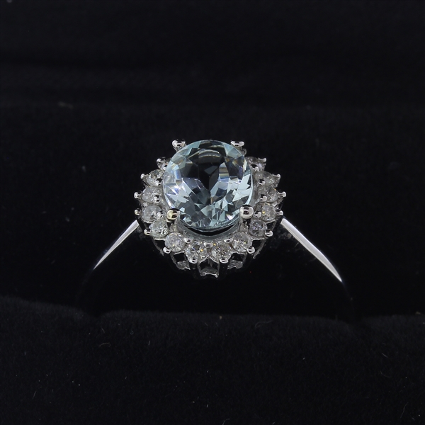 Stunning White Gold Center Aquamarine Gemstone and Diamond Ring! (Vault_Q)