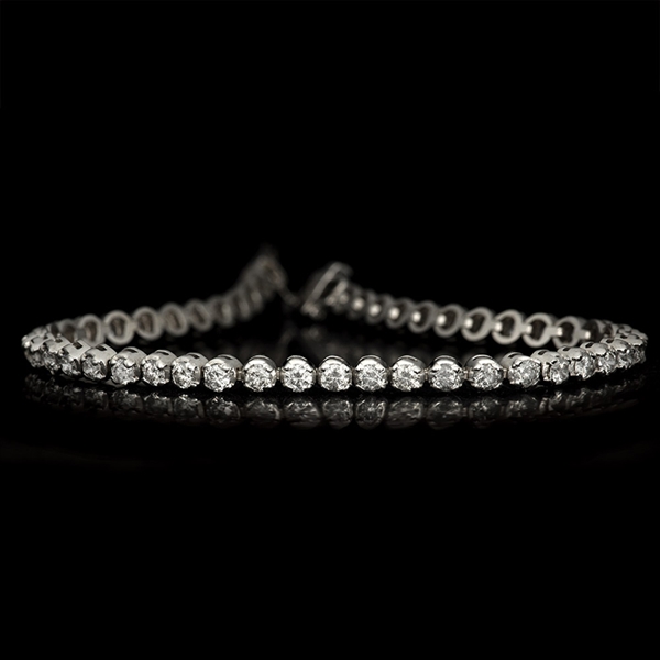 Brand New 3ct Tennis Bracelet with Hand Selected Diamonds with 14kt White Gold Links! (VGN A-38)